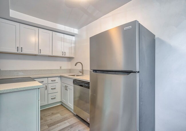 Photo - Winona Apartments!