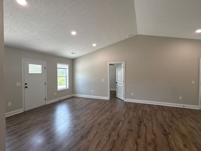 Photo - Spacious Duplex with Fenced-In Backyard!