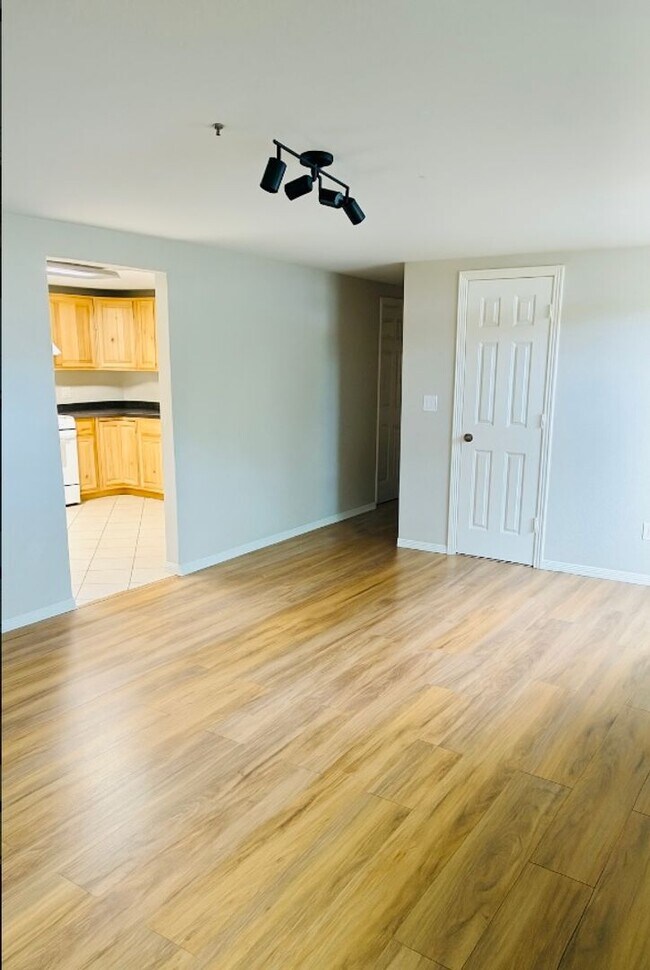 Photo - 3 Bedroom 1 Bathroom Apartment in Golden! Unidad 943B