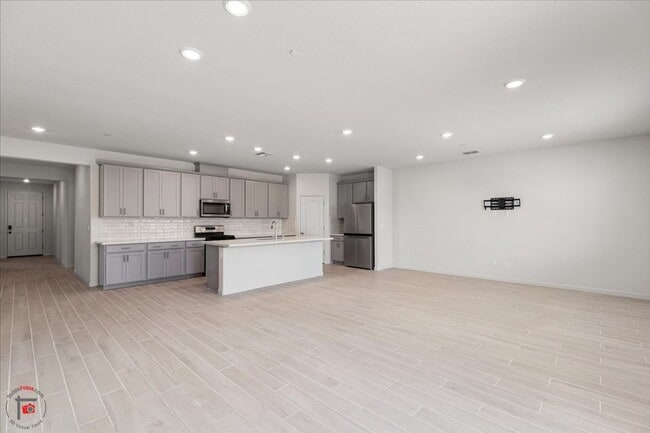 Photo - **** MOVE IN SPECIAL- 1/2 OFF FIRST MONTH RENT ****