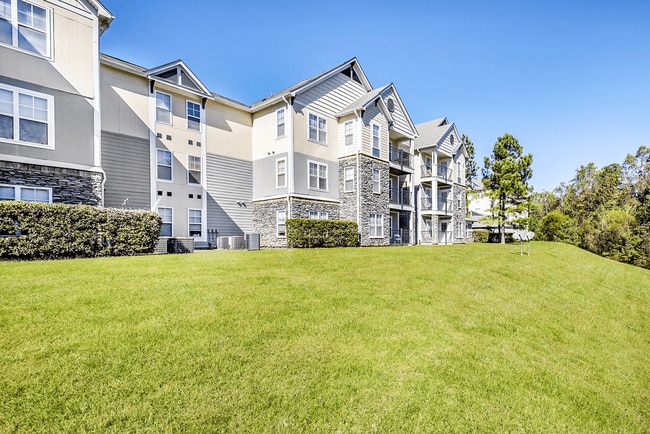 Overlooke at Simms Creek Apartments