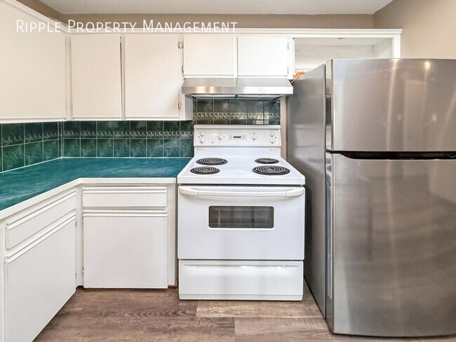 Photo - AMAZING 3 BEDS WITH 2 DENS/OFFICES, 2 BATHS SINGLE FAMILY HOUSE | PETS ALLOWED