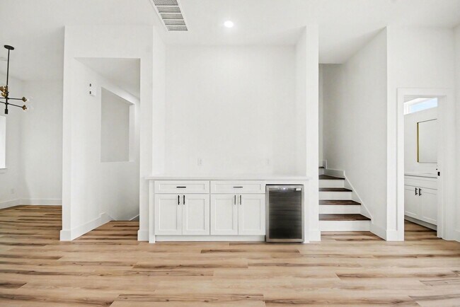 Photo - 123 Milby St