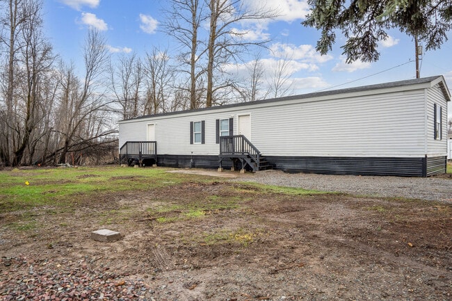 Photo - 111 S Cedar Dr House