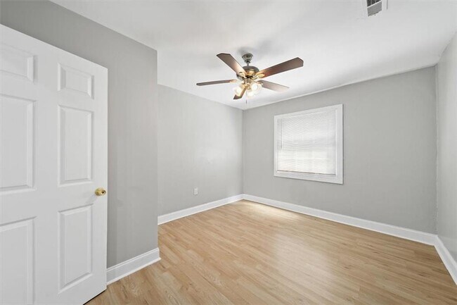 Photo - 1092 Osborne St SW Unidad 1092