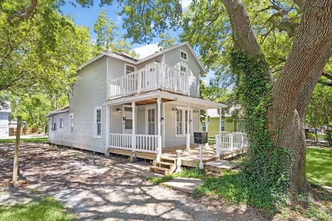 318 6th Ave N