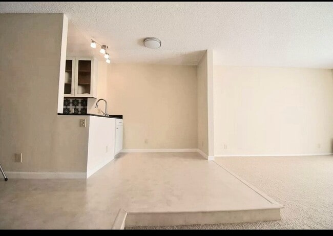 Photo - 3029 Kaiser Dr Unit D