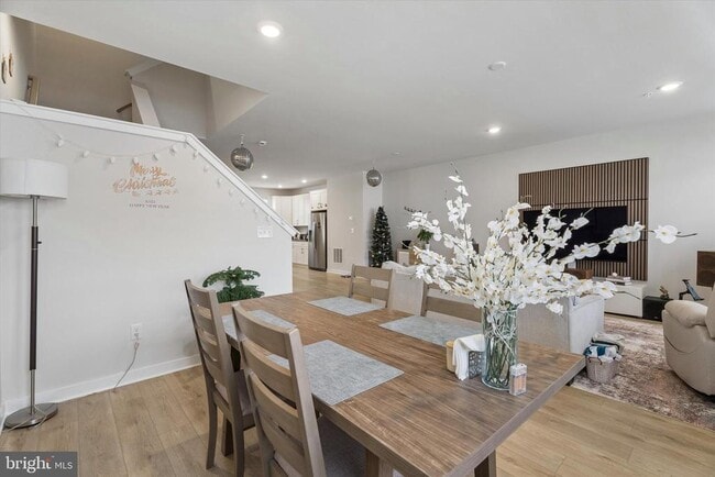 Photo - 46 Continental Wy