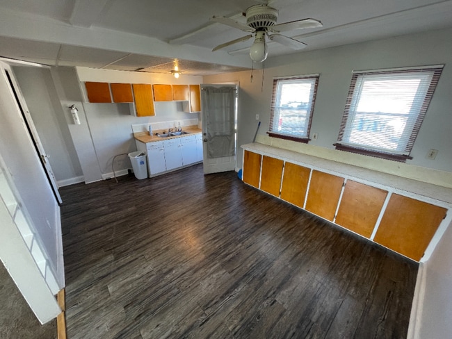 Photo - 1305 N Danley Square Unit 1313