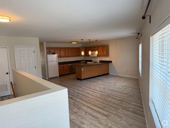 Building Photo - 57 Stewart Ave Rental