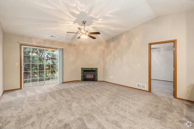 2BR, 2BA - 1,100SF - Living Room