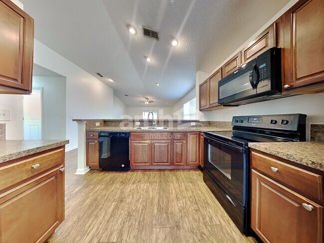 Photo - 1052 Buttercup Dr