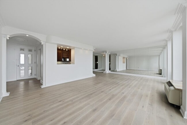 Photo - 111 E Chestnut St Unit 38F