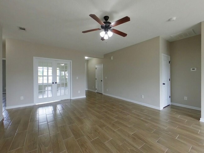 Photo - 760 Keyes Dr