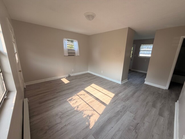 Photo - 812 Douglas Dr Unit B