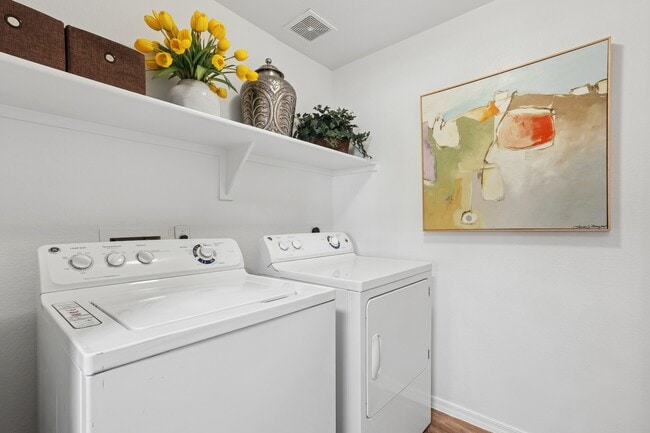 Elevate your lifestyle at Highland Groves at Morrison Ranch, where convenience meets comfort. Enjoy modern laundry facilities designed for your ease. Don't miss your chance to make this vibrant community your new home—schedule a tour today!