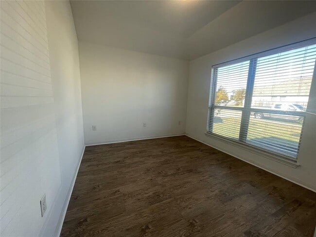 Photo - 308 Somerville St