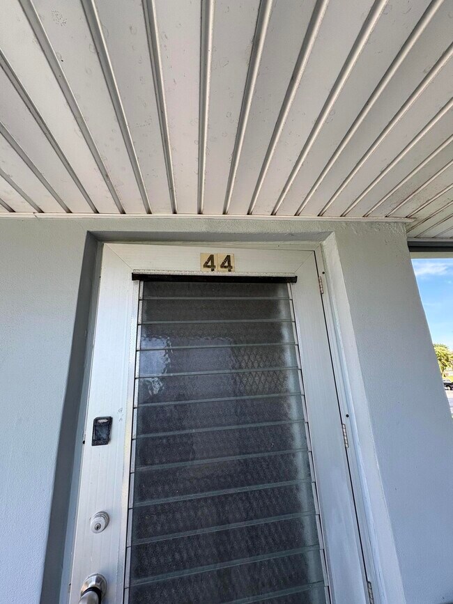 Photo - 44 Waltham B