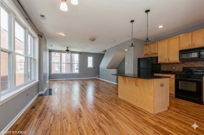 Photo - 3238 N Kilbourn Ave