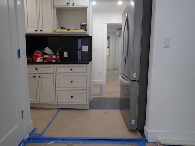 Photo - 250 Carlton Ave Unidad 1