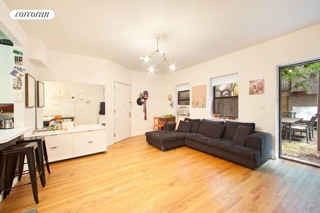 Photo - 52 Spring St