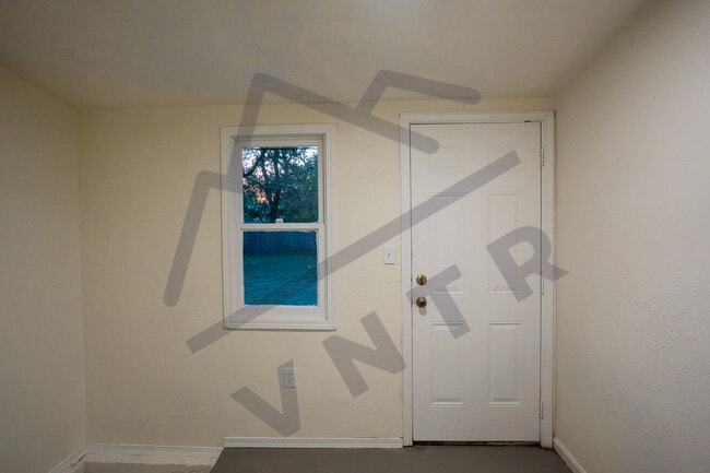 Photo - 1921 S Vine St