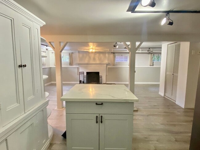 Photo - West Seattle Tudor Unit B