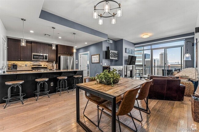 Building Photo - ***MOVE-IN SPECIAL***One Month Free Rent**... Unit 2013 Rental