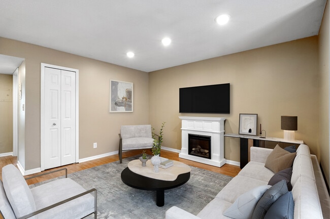 Building Photo - 809 W 40th St Unit 18 Rental