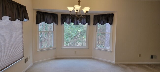 Photo - 105 Amick St