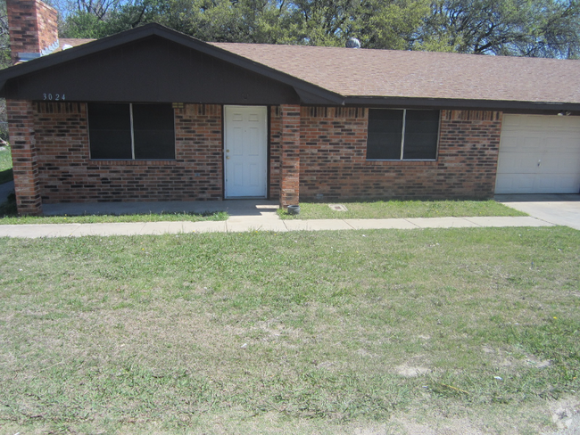 Building Photo - 3022 Tanglewood Cir Rental