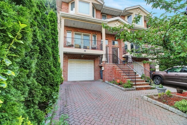 Photo - 176 Undercliff Ave
