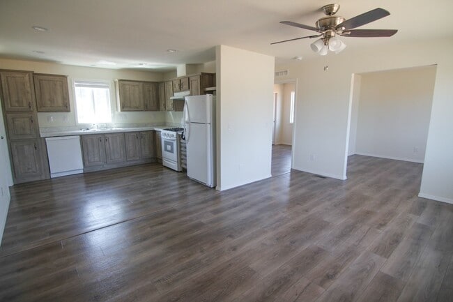 Photo - Manufactured Home for Rent in Paradise CA | 2 Bed, Newer Build, Cat Friendly