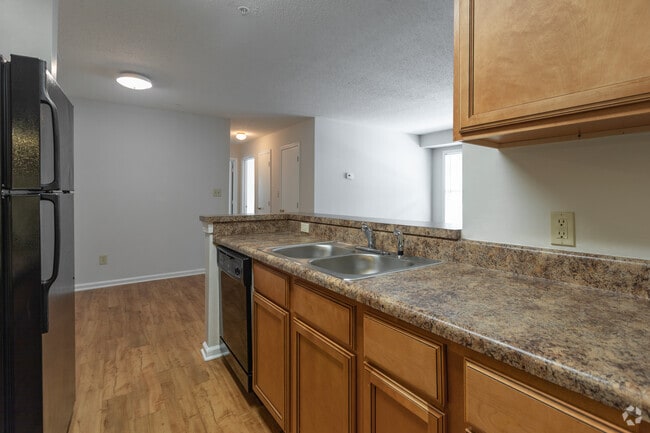 2BR,2BA,-1000SF