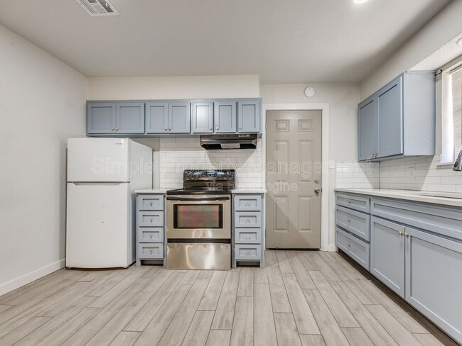 Photo - 2207 Donna Dr