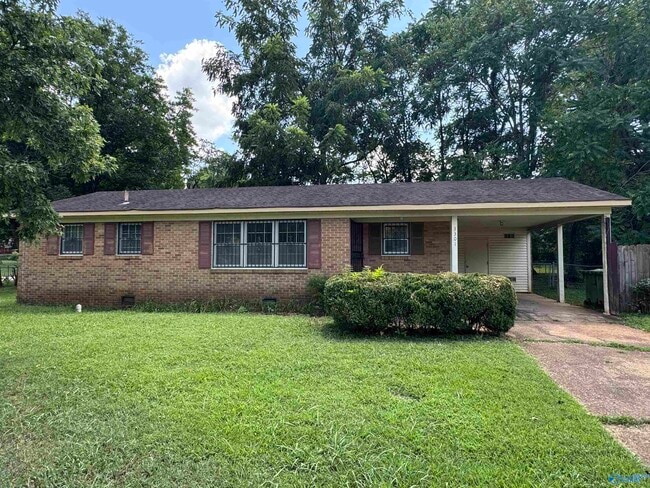Building Photo - 3301 Greenhill Dr NW Rental