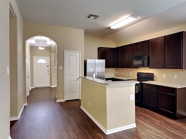 2324 Shady Tree Ln