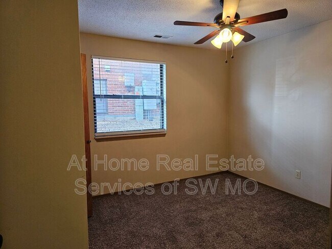 Photo - 2850 S Rogers