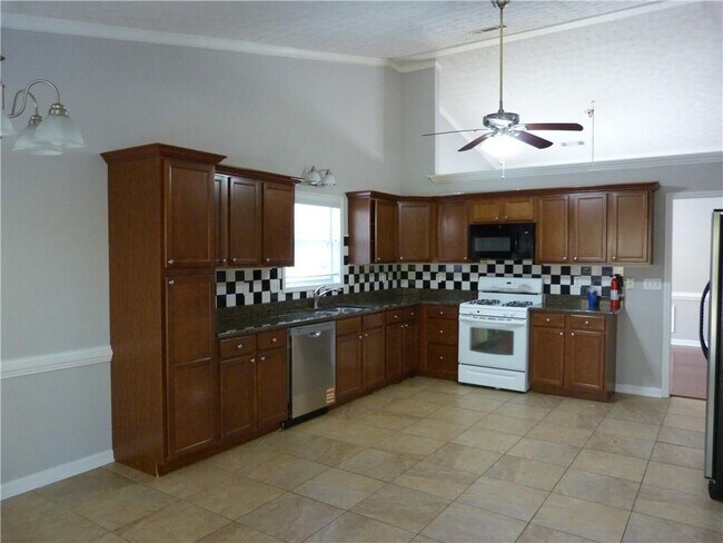 Photo - 759 Steffi Ct NW