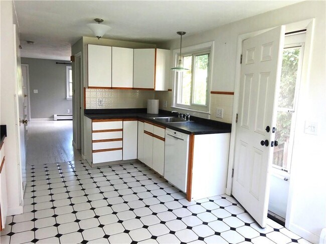 Photo - 3 Southmayd St