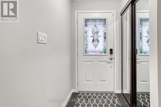 Photo - 75 Carpendale Crescent
