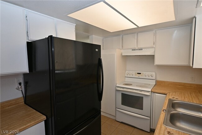 Photo - 2301 Stewart Ave Unidad A