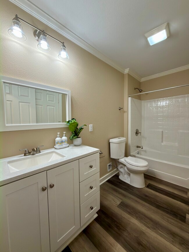 Photo - 2013 E Devine St