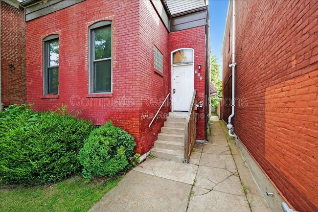 Photo - 205 Schirmer St