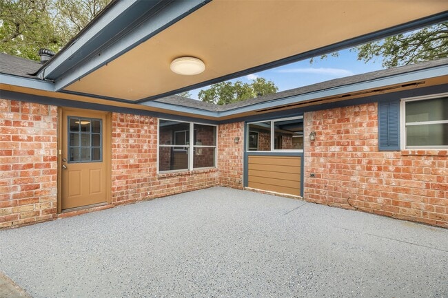 Photo - 9806 Sagebark Dr