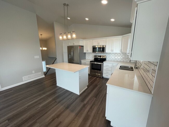 Photo - Gorgeous 3 bed, 2 bath in South Fargo!