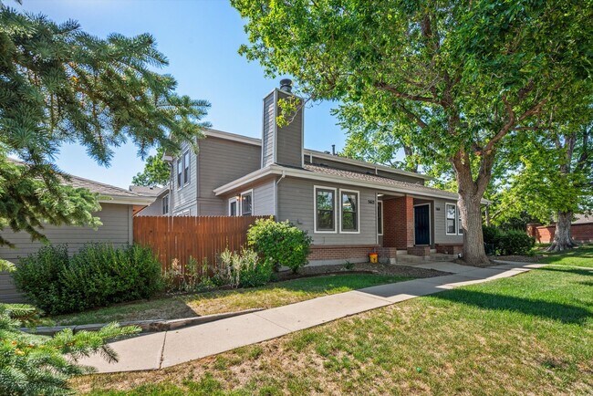 Photo - Bright & Spacious 2BR/2BA Townhome with Loft, Fireplace & Private Garage