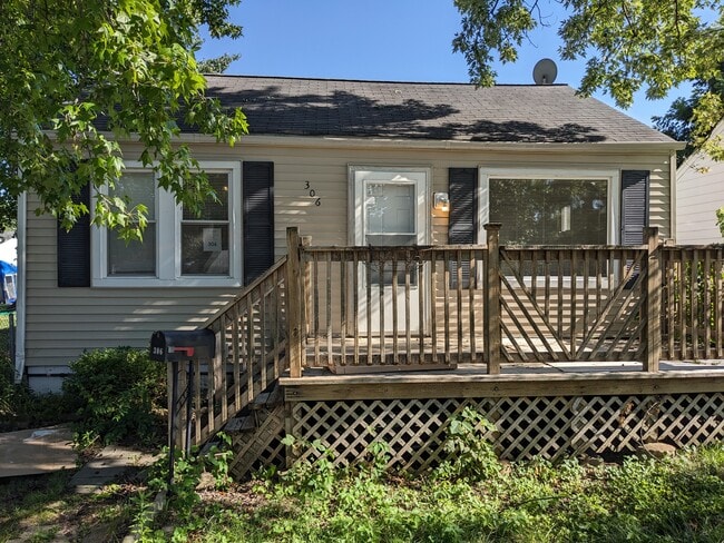 Building Photo - 306 E Northview Ave Rental