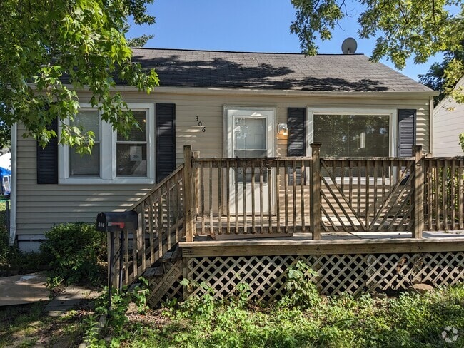 Building Photo - 306 E Northview Ave Rental