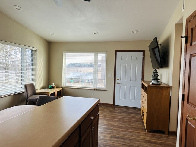 Photo - 8102 N Scheider Rd